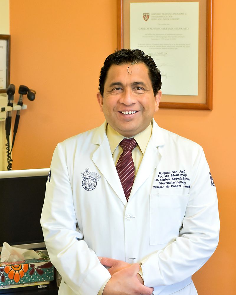 Dr. Carlos Arévalo Silva, otorrinolaringólogo en San Pedro Garza García